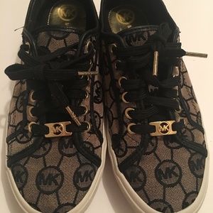 Micheal Kors Signature Logo Sneaker